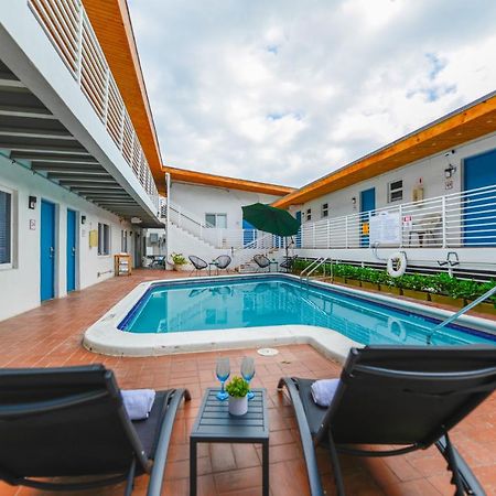 Cozy 1 Bedroom With Pool Steps From The Beach #47 Hollywood Zewnętrze zdjęcie