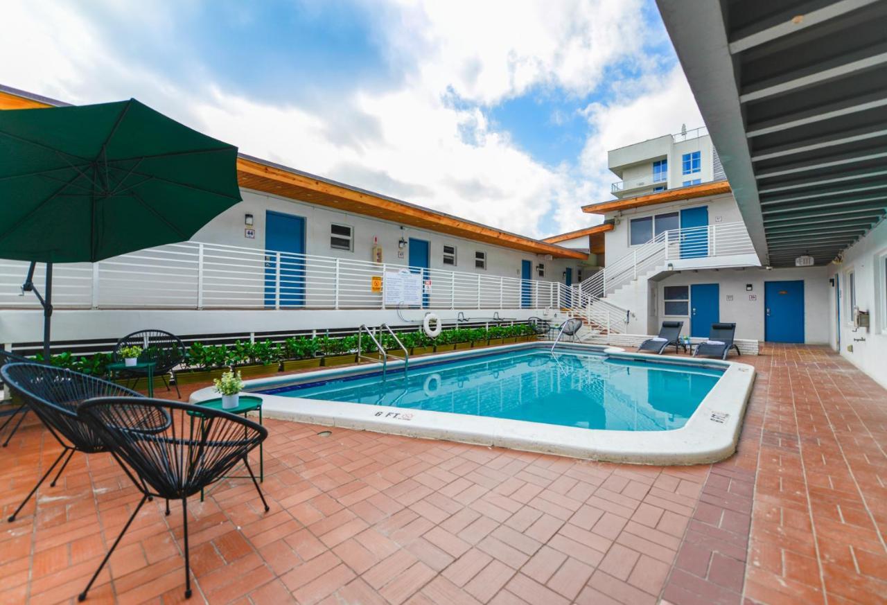 Cozy 1 Bedroom With Pool Steps From The Beach #47 Hollywood Zewnętrze zdjęcie